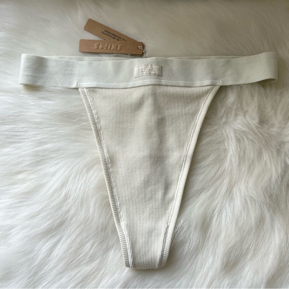 🌸SKIMS Cotton Rib Mid Rise Thong M PN-STT-0040